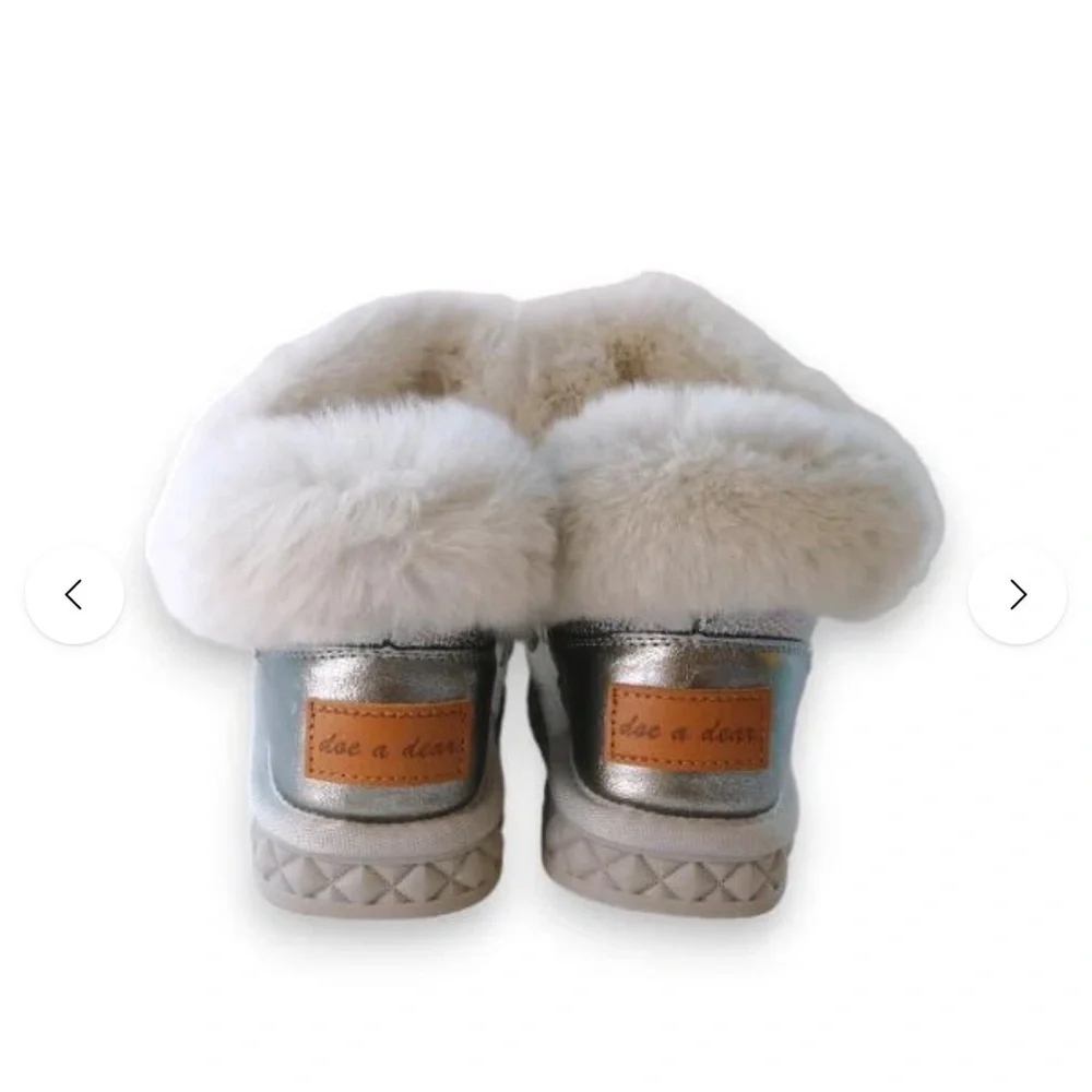 NWOT Doe A Dear Silver Glitter and White Fur Lined BootsSize 9.5